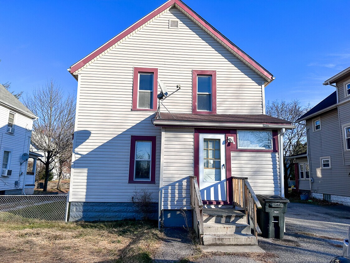 2236 9th St SW, Akron, OH 44314 House Rental in Akron, OH