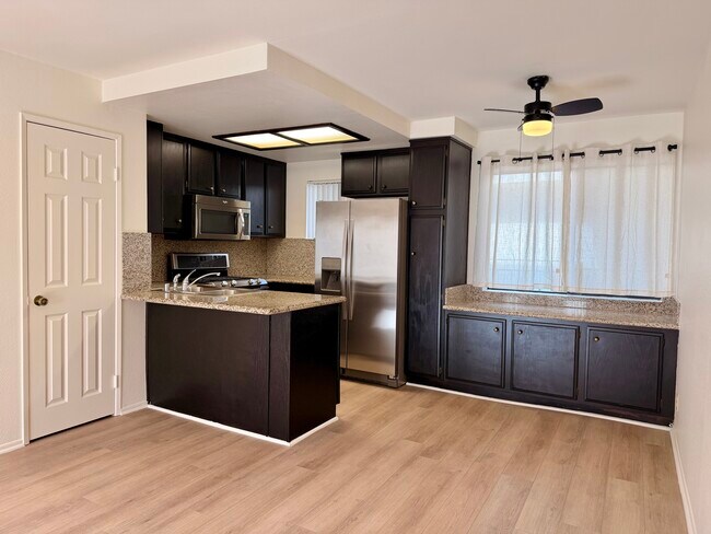 Foto del edificio - 10740 Lawler St