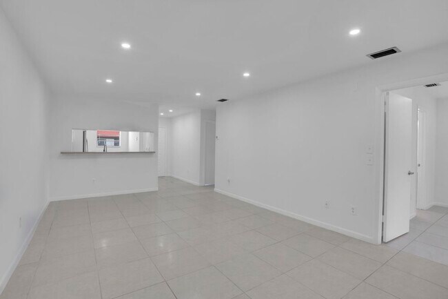 Foto del edificio - 315 NW 36th Ave