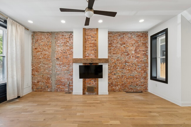 Building Photo - 858 Perkiomen St