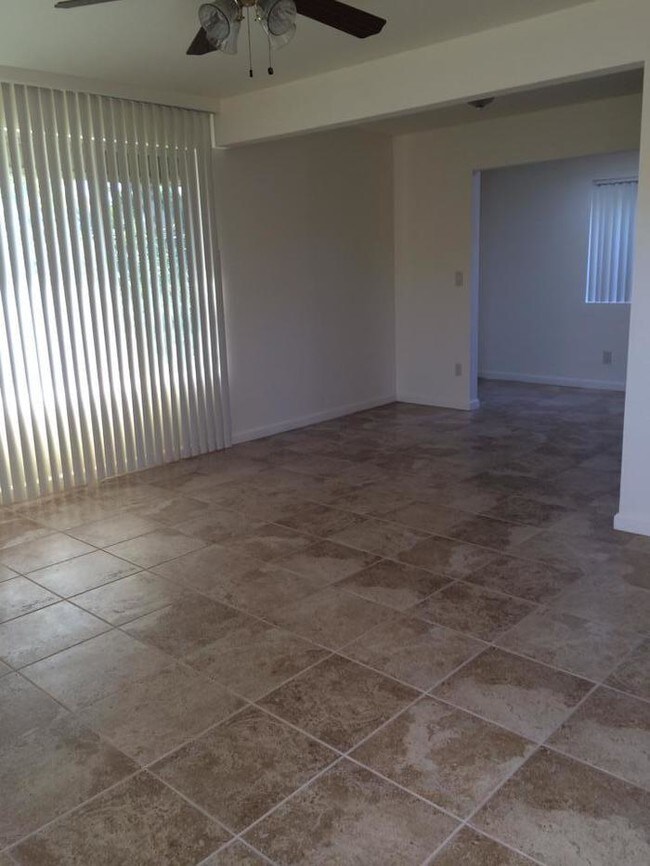 Foto del edificio - 2054 Thomas Ave