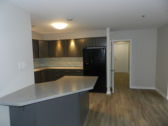 Photo du bâtiment - WELCOME TO THE BRIGHT SIDE - ONE BEDROOM PLUS DEN IN DOWNTOWN DARTMOUTH