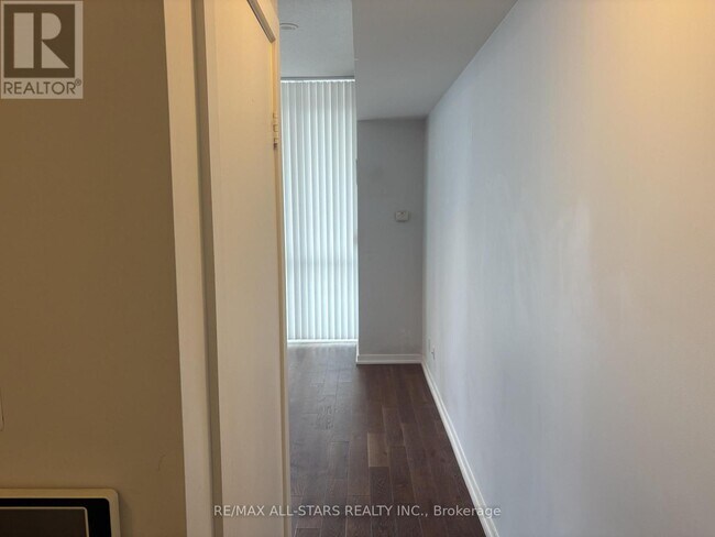 Photo du bâtiment - 55-2855 Bremner Blvd