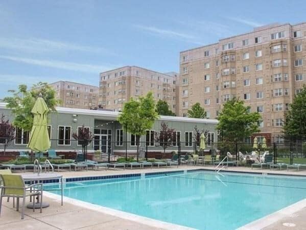 Foto del edificio - 1 Cityview Ln