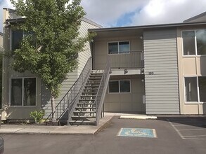 Building Photo - 183 E 19th Ave