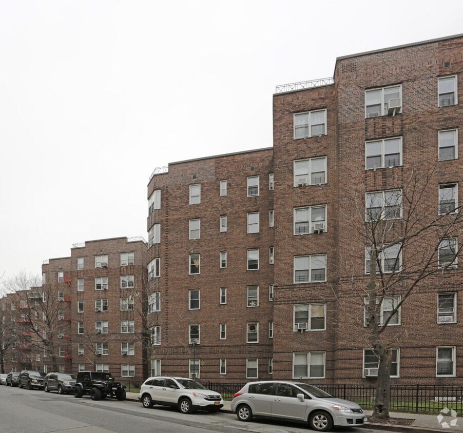 Washington Plaza Apartments 7312 35th Ave Flushing, NY Apartments