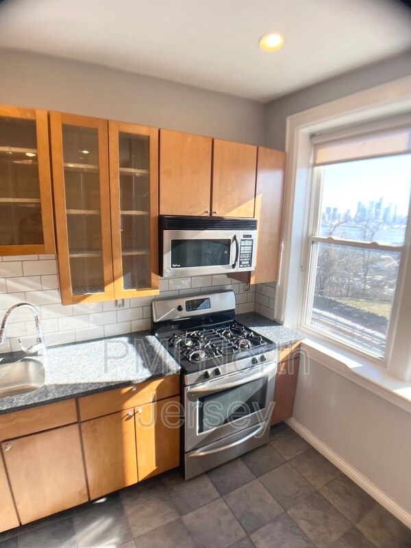 Foto del edificio - 7435 Boulevard E