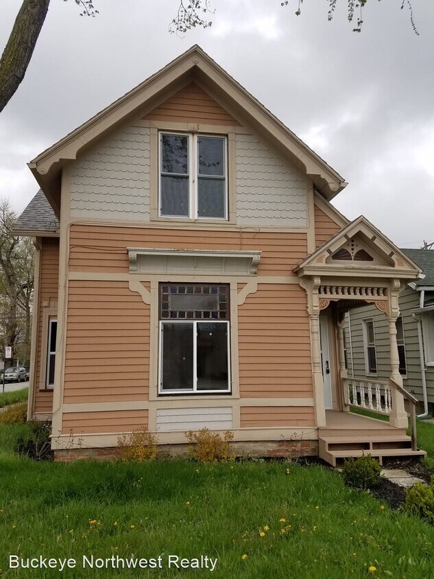 Primary Photo - 3 br, 1 bath House - 660 E Broadway St