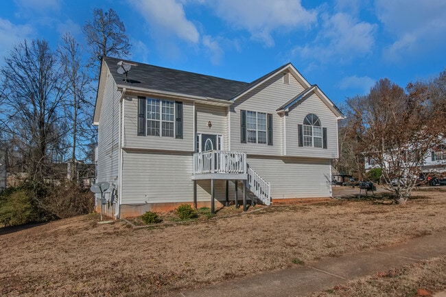 Building Photo - 401 Edgewood Dr