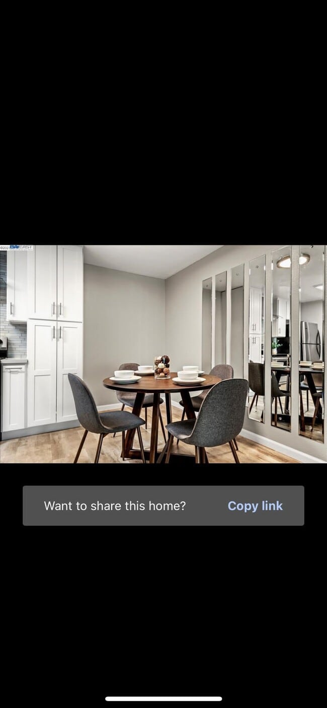 Building Photo - 40425 Chapel Way