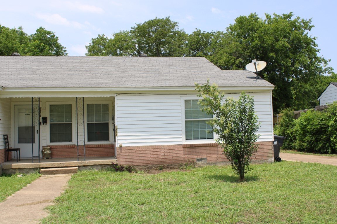 Primary Photo - This is a 1 bedroom - 1 bathroom duplex in...