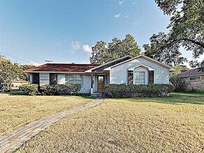 Building Photo - 8476 Sweetwood Dr