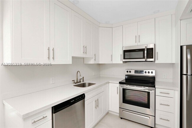 Foto del edificio - 930 SW 24th Ct