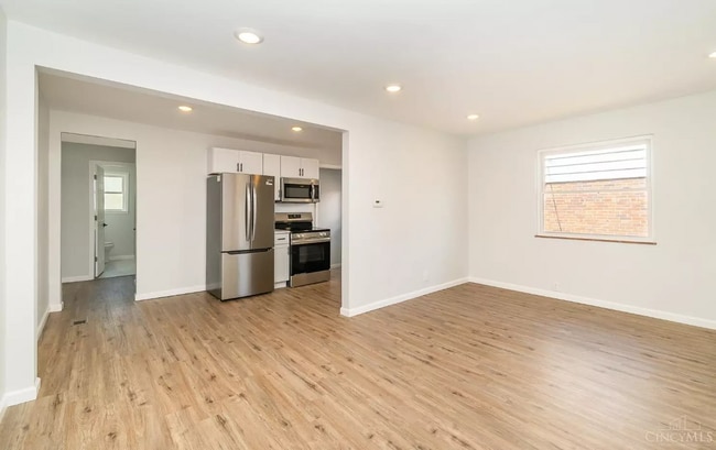 Building Photo - 6047 Yosemite Dr