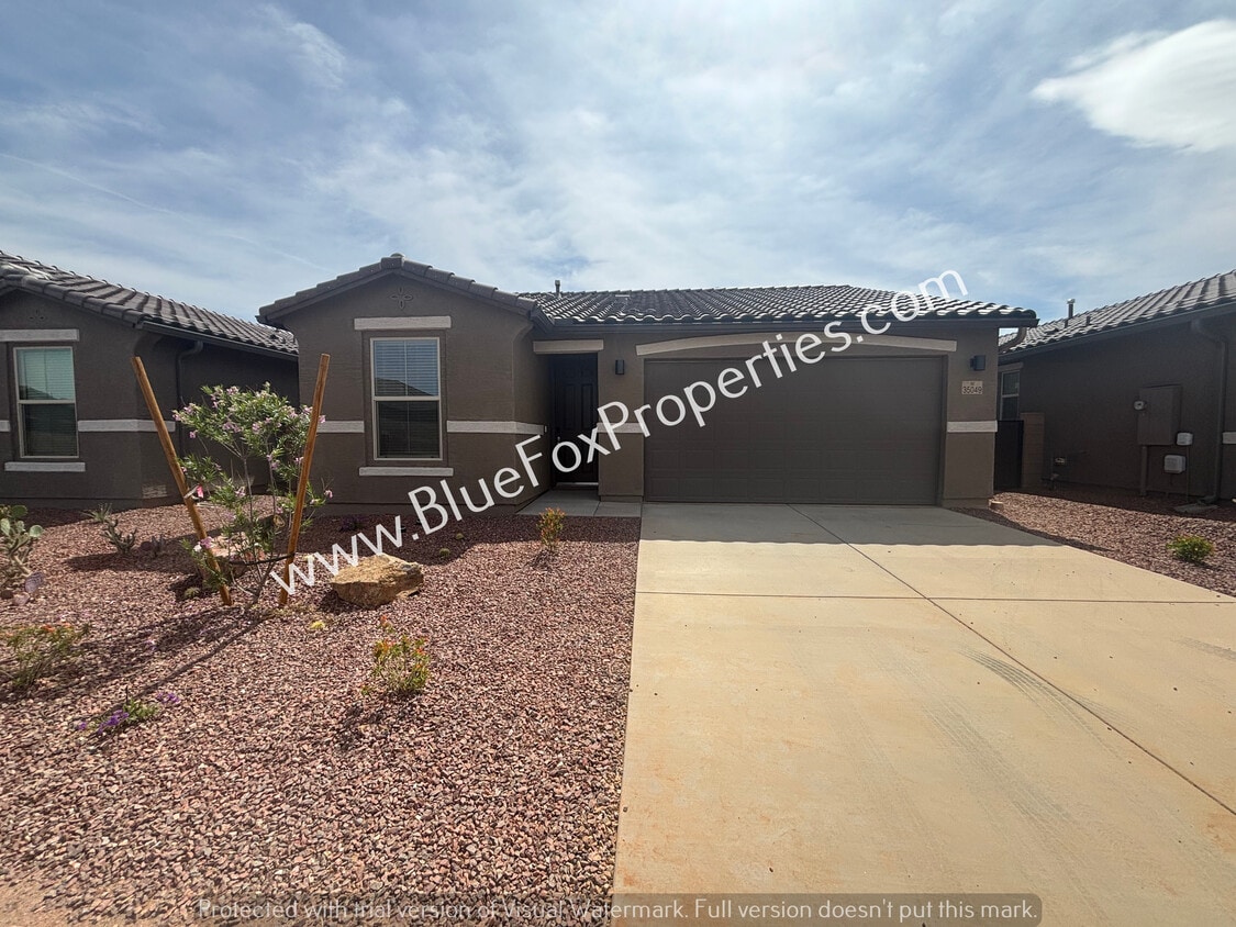 Primary Photo - 35049 S Lasso Ln
