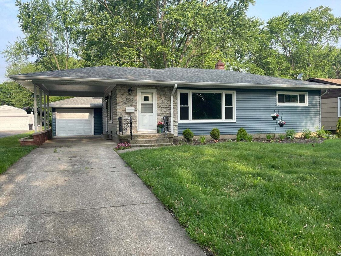 Foto principal - 8150 Greenwood Ave