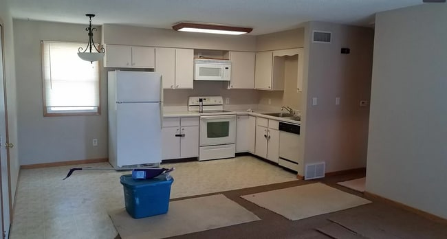 kitchen - 2324 Crescent Dr