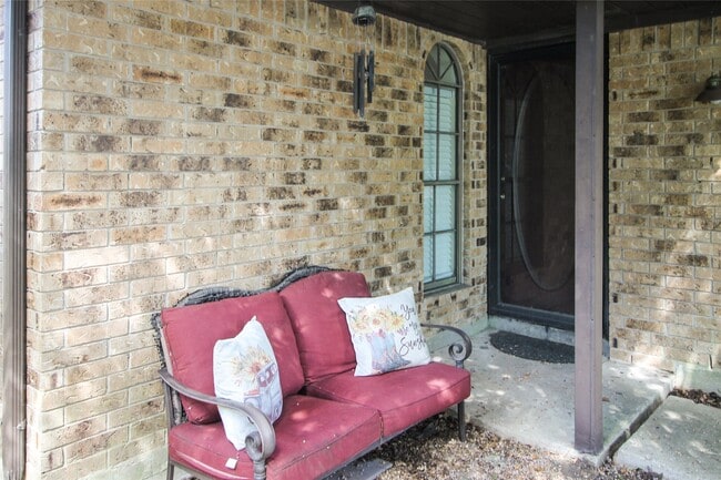 Foto del edificio - 11614 Gullwood Dr