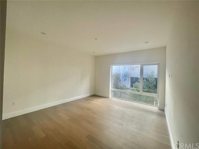 Building Photo - 2939 Leeward Ave