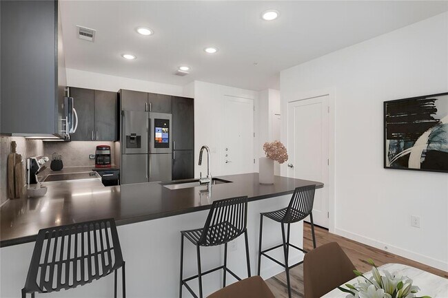 Foto del edificio - 4801 Springdale Rd