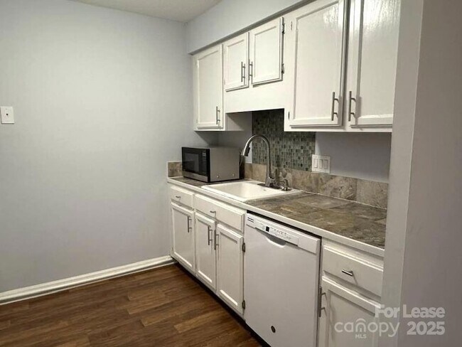 Foto del edificio - 3139 Heathstead Place