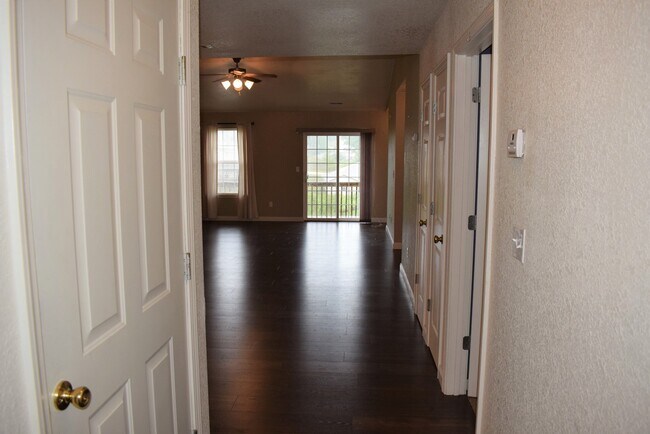 Foto del edificio - 3 bedroom 2 Bathroom Duplex in Hunters Ridge
