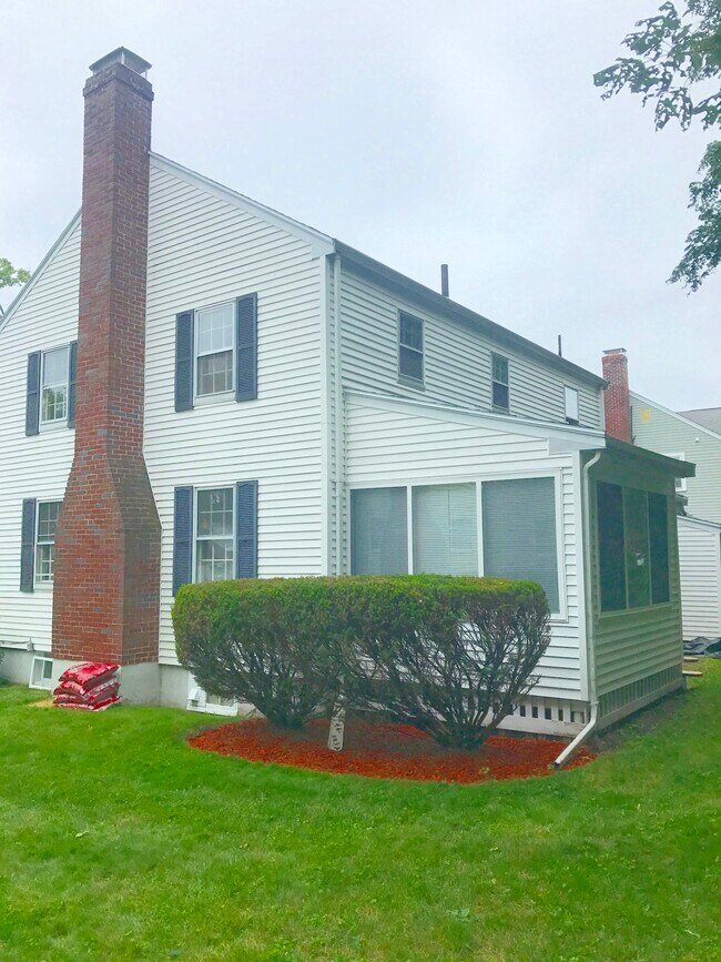 Foto del edificio - 65 Fuller Ter