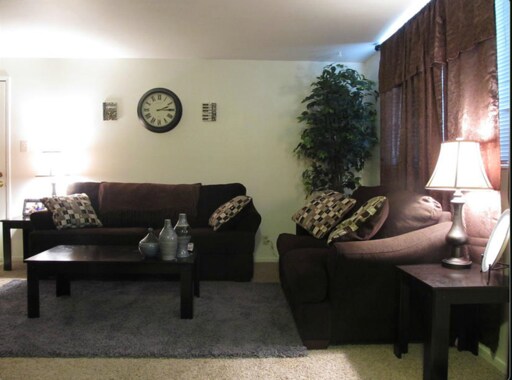 Building Photo - 2714 Orchard Dr
