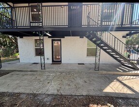 Building Photo - 1604 E 8th St