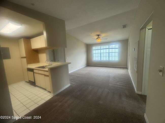 Building Photo - 7667 N Wickham Rd