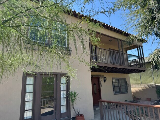Foto del edificio - 517 Magnolia Ave