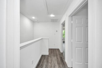 Building Photo - 2322 Wavell St