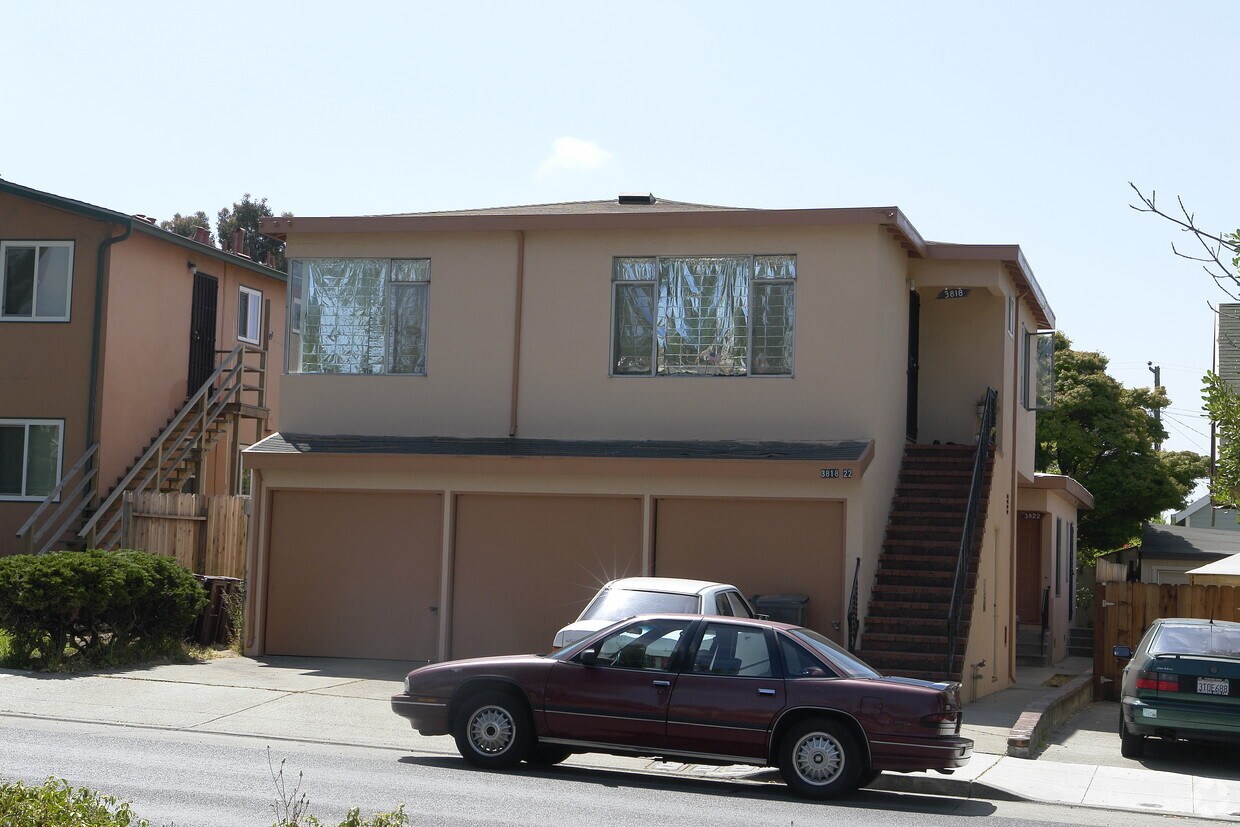 Building Photo - 3818-3822 35th Ave