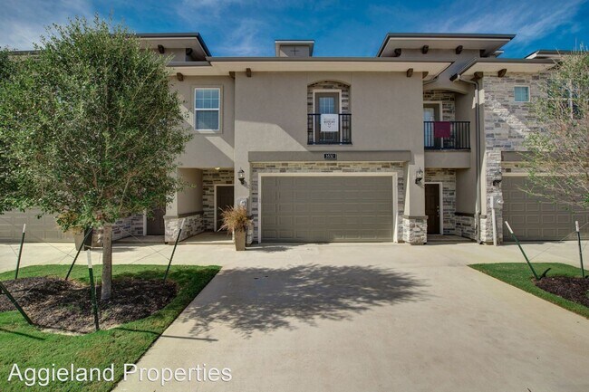 Building Photo - 4 br, 4.5 bath House - 307 Sageway