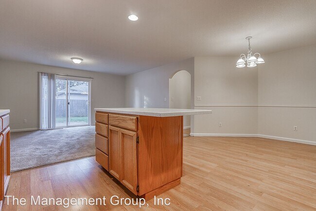 Foto del edificio - 4 br, 2 bath House - 9913 NE 65th Street