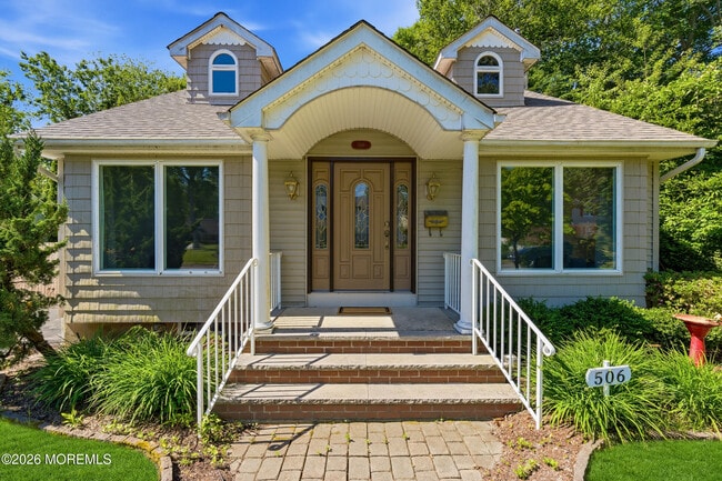Building Photo - 506 Woodland Rd