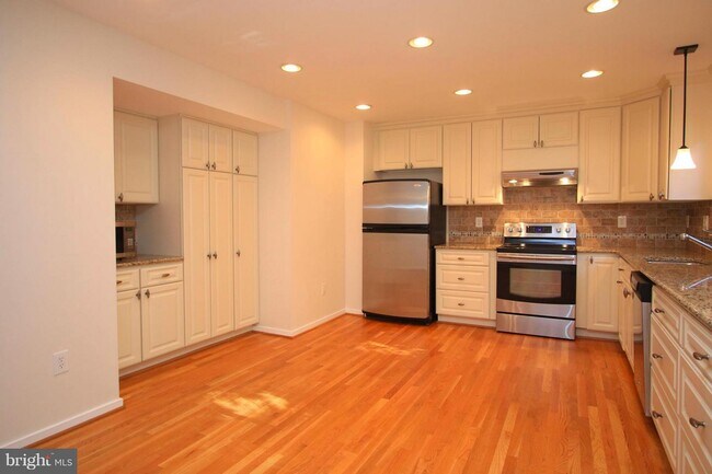 Foto del edificio - 1441 Greenmont Ct