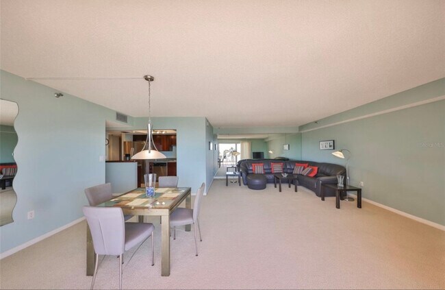 Foto del edificio - 7430 Sunshine Skyway Ln S