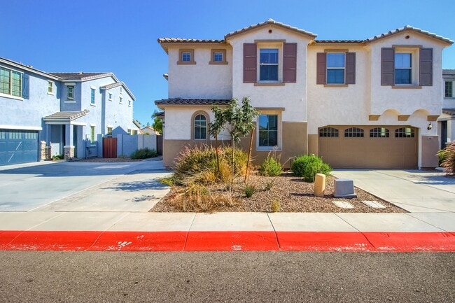 Building Photo - 905 S Canal Dr