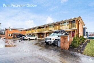 Building Photo - 558 Riverview Dr