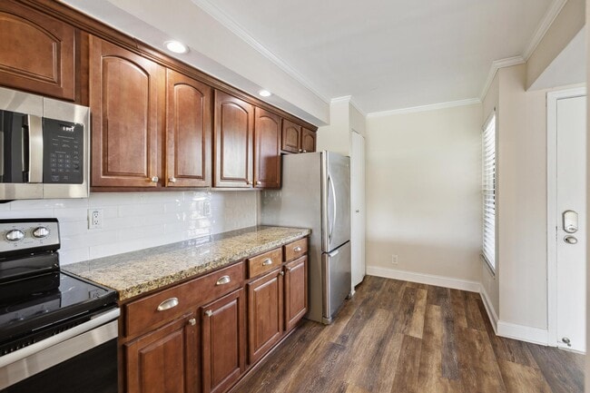 Building Photo - 4 Royal Palm Way