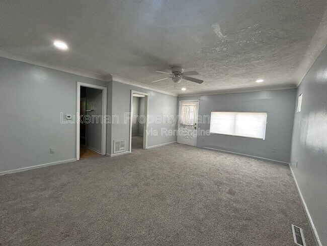 Foto del edificio - 5816 Vermont Ave
