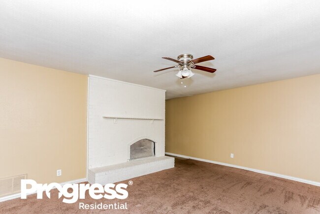 Foto del edificio - 1325 Oakbluff Dr