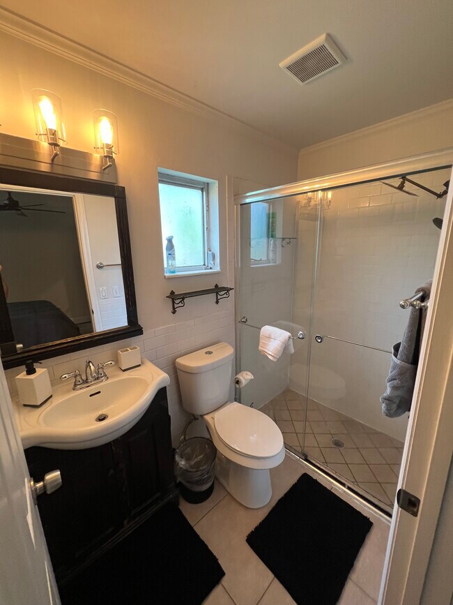 Building Photo - 2512 Newbolt Dr