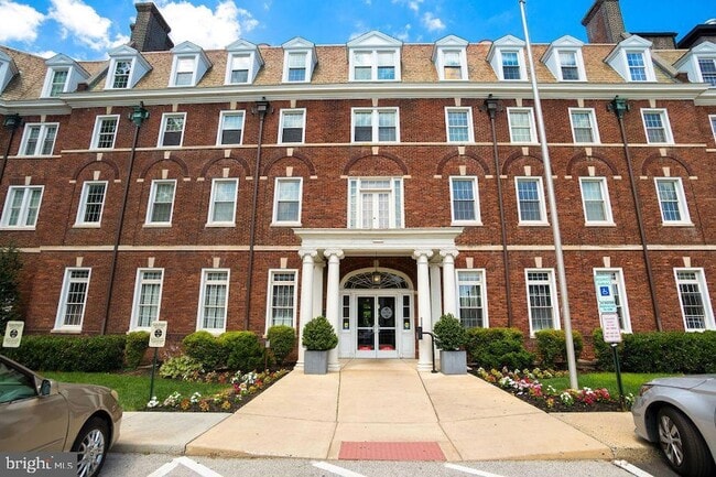 Building Photo - 18 E Lancaster Avenue Unit 2B-PH-16