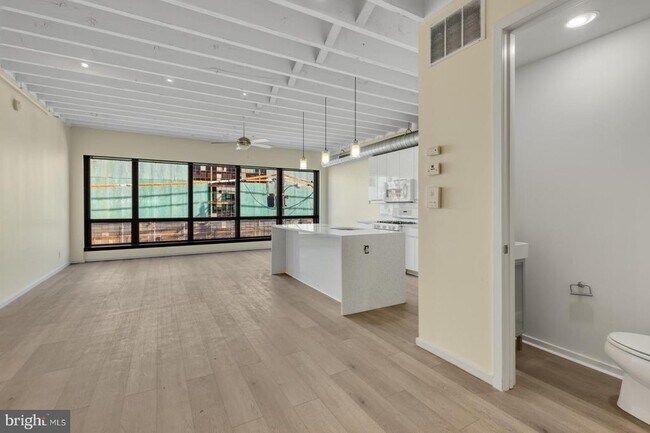 Foto del edificio - 2520 E Hagert St