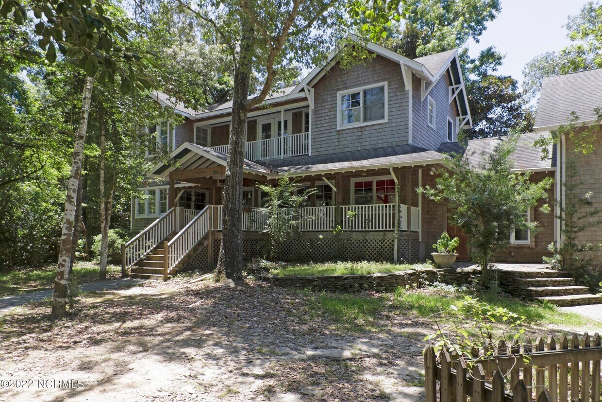 Primary Photo - 804 Seven Oak Dr
