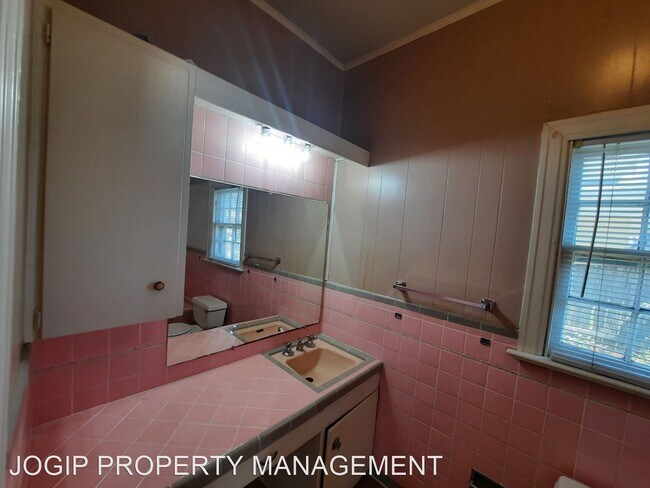 Foto del edificio - 3 br, 3 bath House - 1718 W. Oak St
