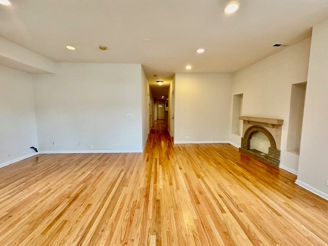 Building Photo - 6340 N Bell Ave