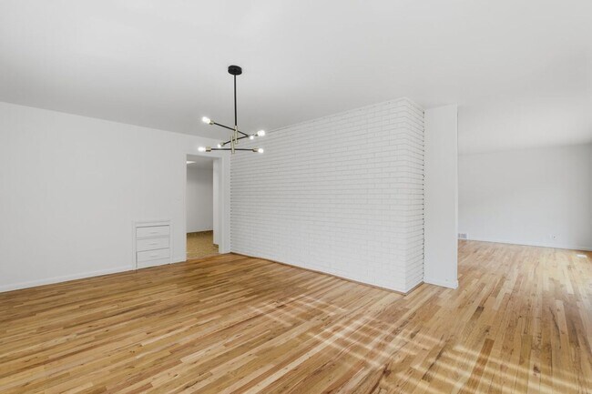 Foto del edificio - 4070 College Dr